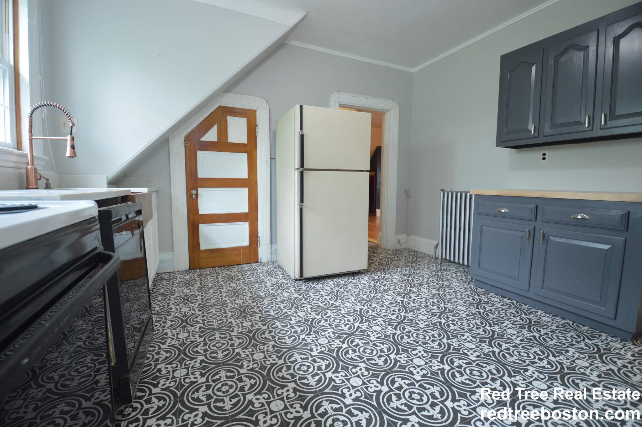 1 bed, 1 bath apartment for rent at 11 Pleasant St Unit 3, Dorchester — photo 4 of 22