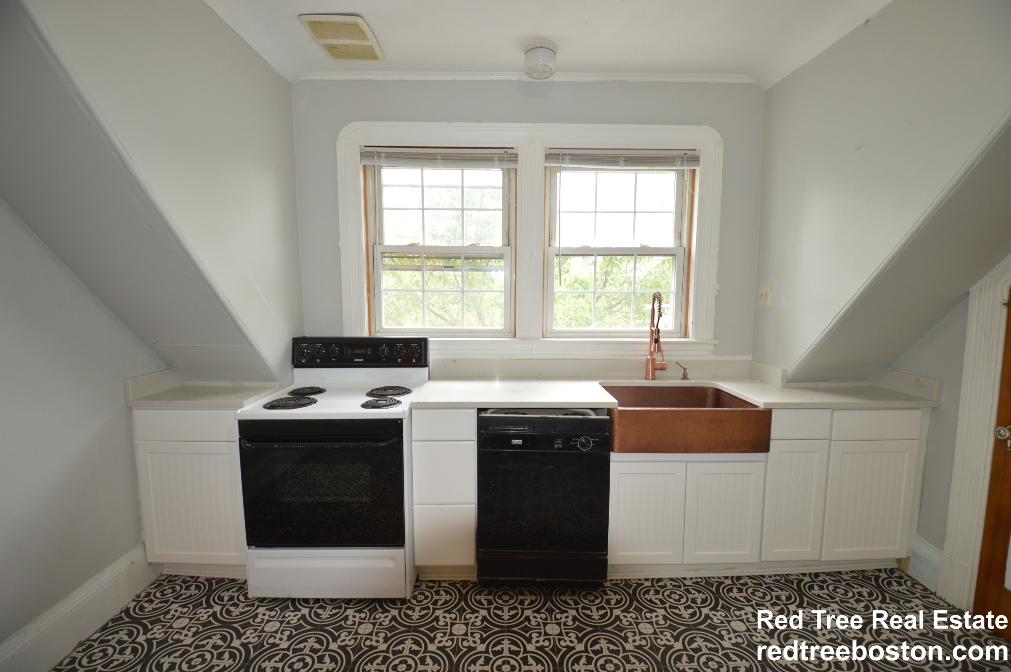 1 bed, 1 bath apartment for rent at 11 Pleasant St Unit 3, Dorchester — photo 5 of 22