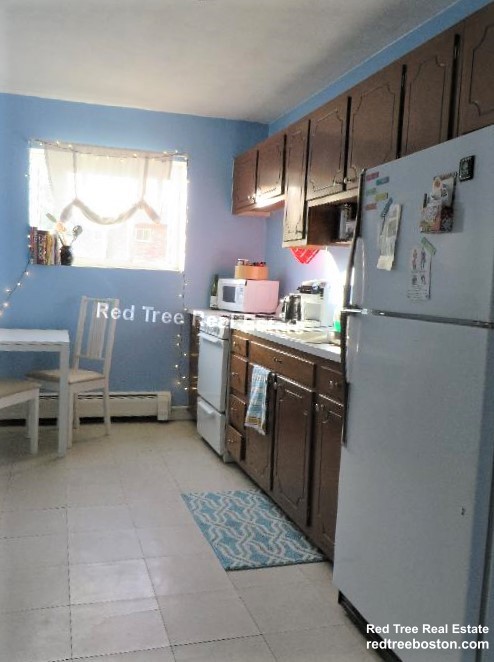 42 Westgate Rd, Chestnut Hill