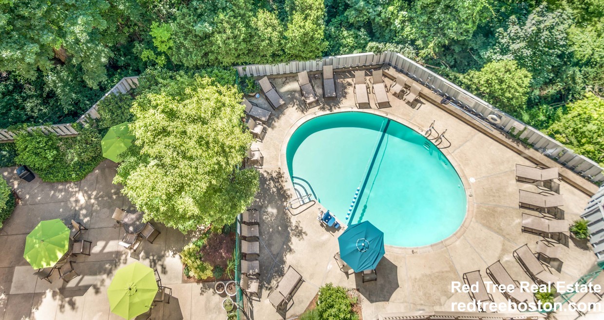 1443 Beacon St, Coolidge Corner