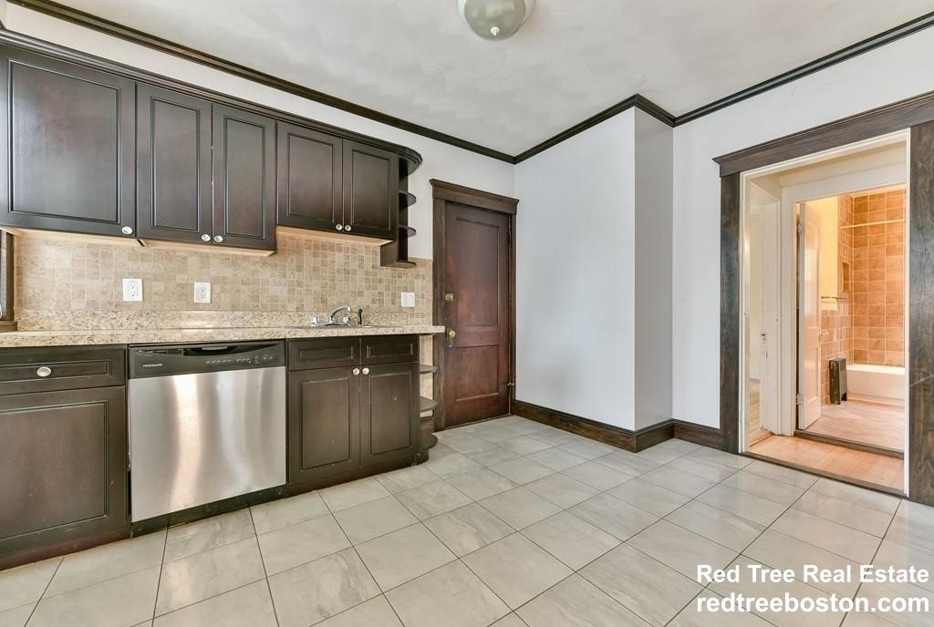 6 Upcrest Rd, Brighton