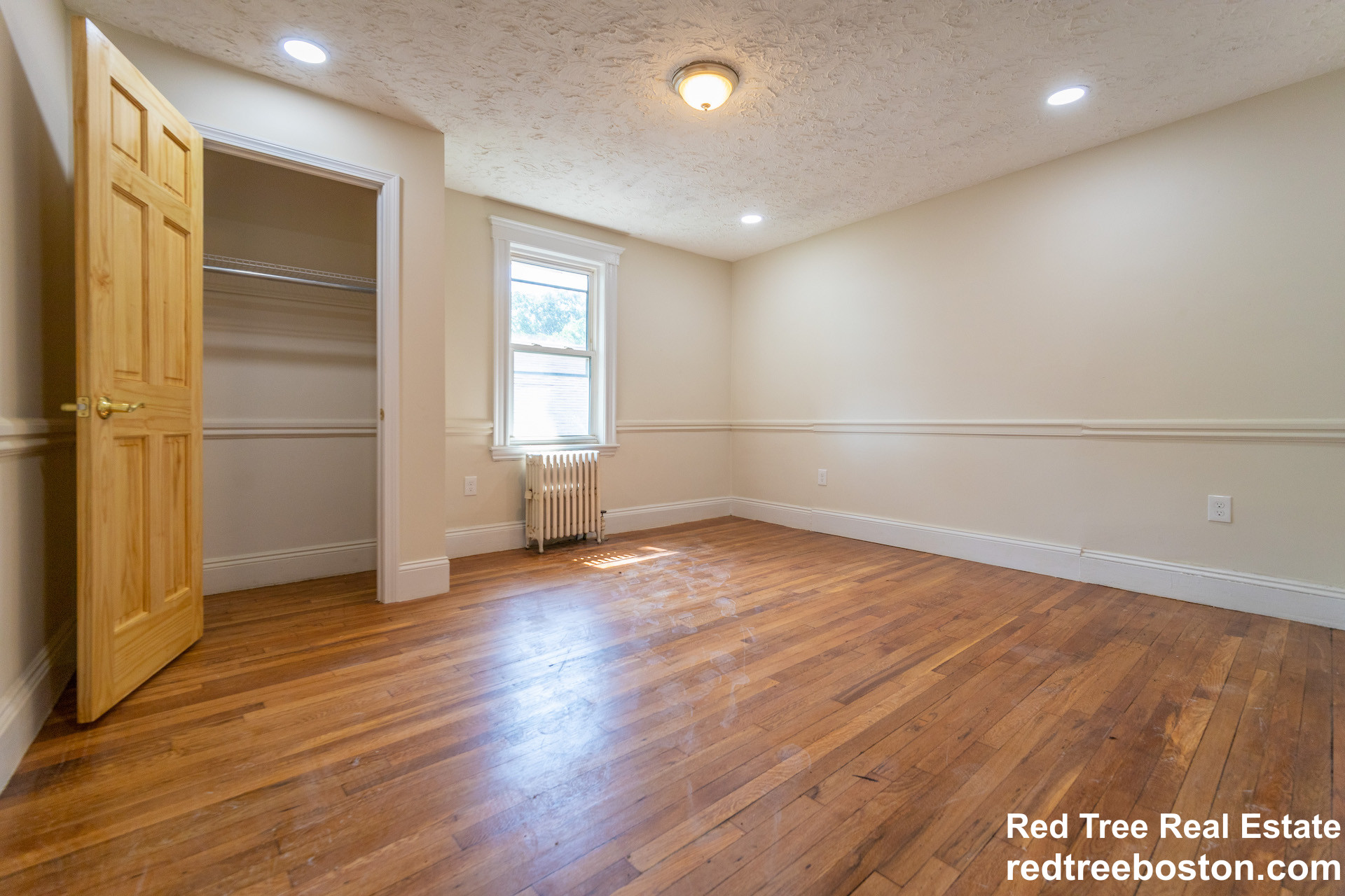 12 Logan St, Roxbury