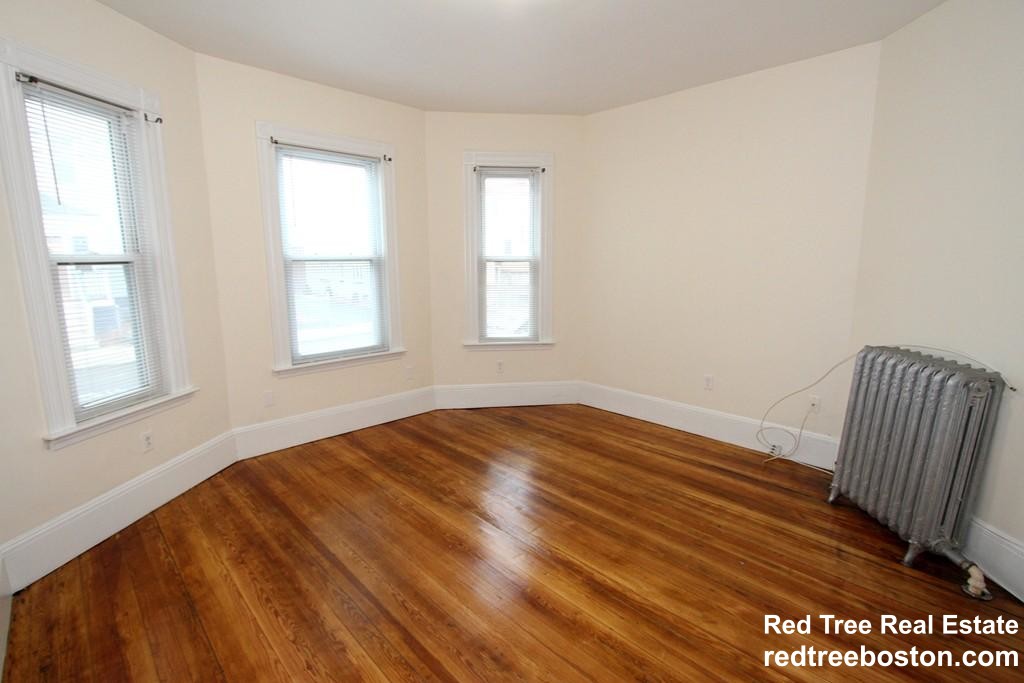 4 bed, 1.5 bath apartment for rent at 35 Harbor View St Unit 3, Dorchester — photo 12 of 23