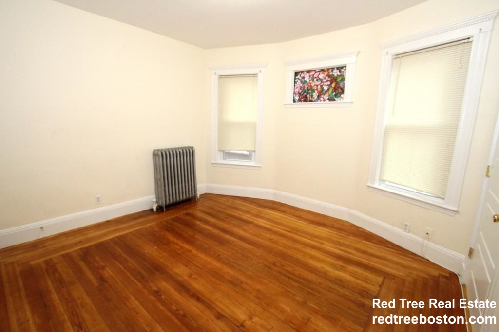 4 bed, 1.5 bath apartment for rent at 35 Harbor View St Unit 3, Dorchester — photo 15 of 23