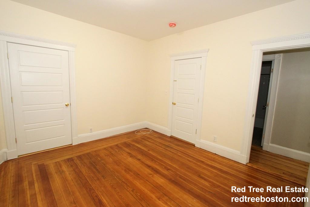 4 bed, 1.5 bath apartment for rent at 35 Harbor View St Unit 3, Dorchester — photo 16 of 23