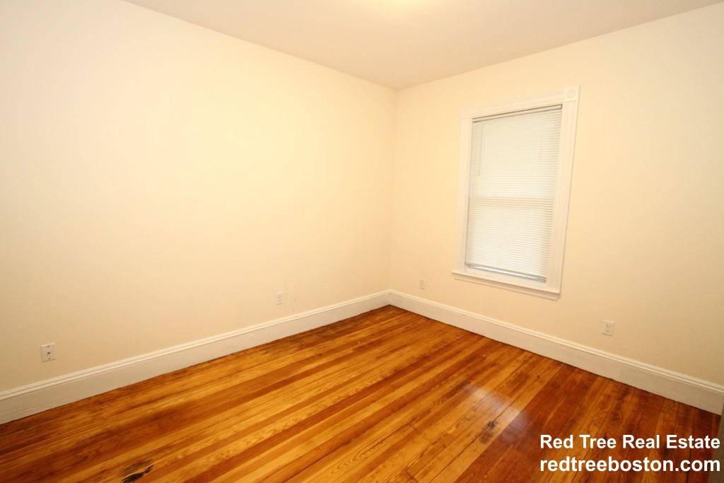 4 bed, 1.5 bath apartment for rent at 35 Harbor View St Unit 3, Dorchester — photo 17 of 23