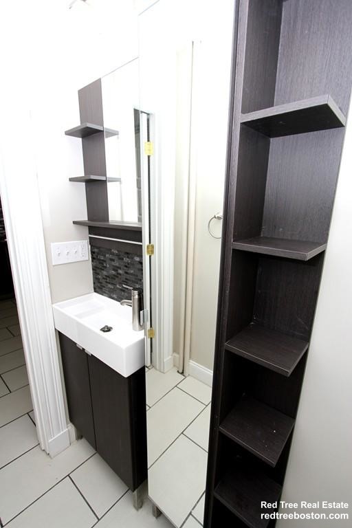 4 bed, 1.5 bath apartment for rent at 35 Harbor View St Unit 3, Dorchester — photo 19 of 23