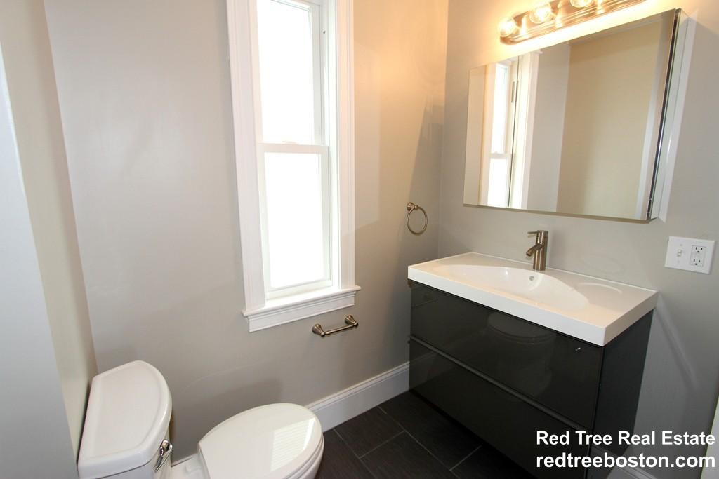 8 Roach St, Dorchester