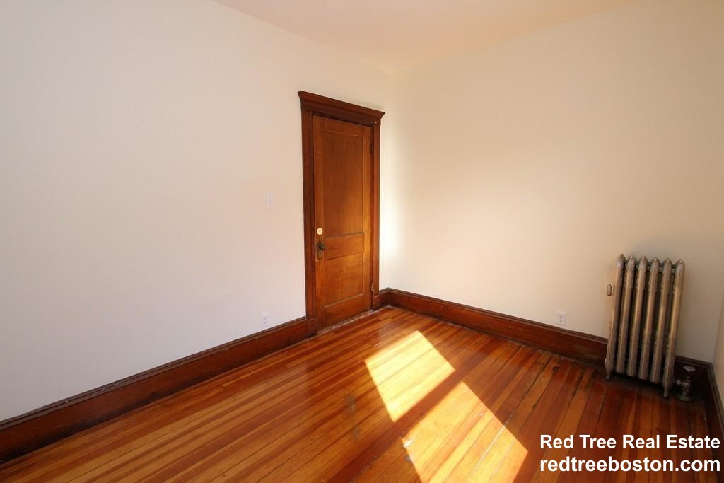 68 Bakersfield St, Dorchester