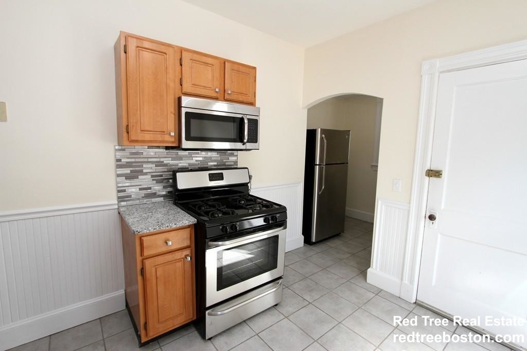 68 Bakersfield St, Dorchester