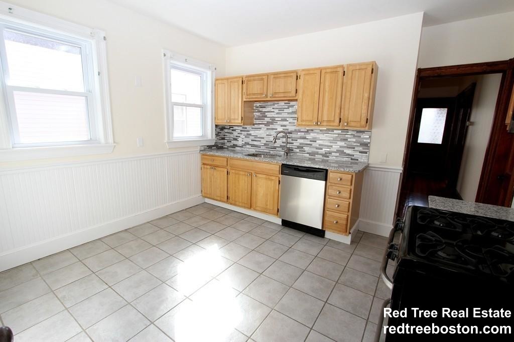 68 Bakersfield St, Dorchester