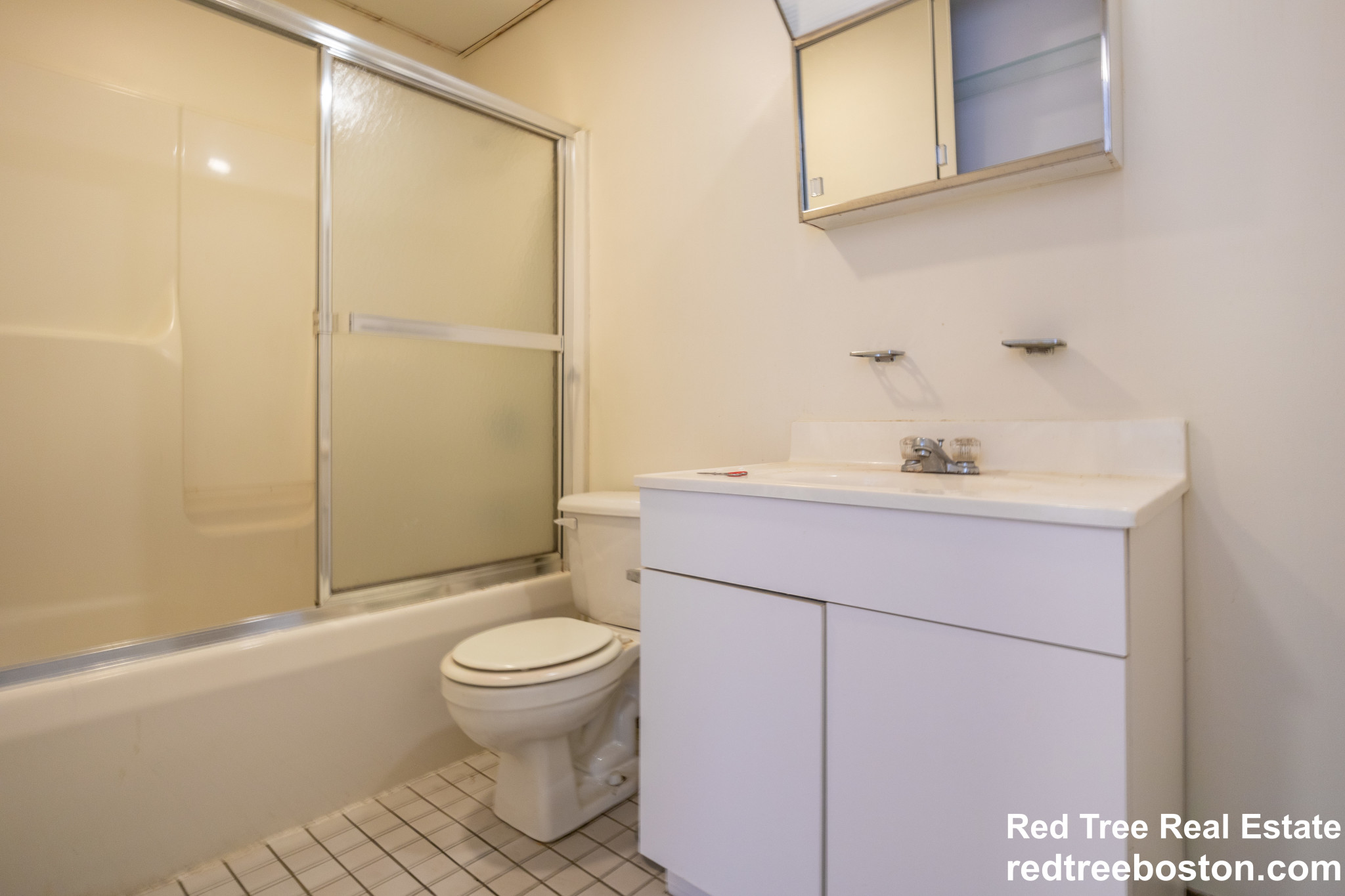 81 Essex St, Chinatown