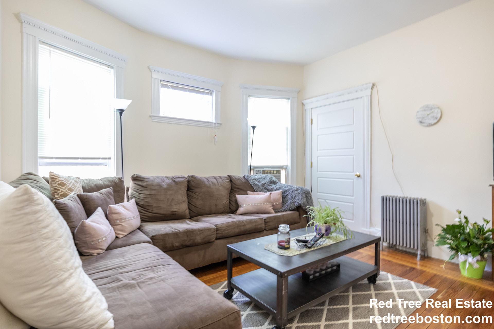 4 bed, 1.5 bath apartment for rent at 35 Harbor View St Unit 3, Dorchester