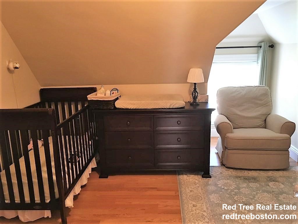 4 bed, 2 bath apartment for rent at 354 Waltham St Unit 1, West Newton — photo 8 of 9