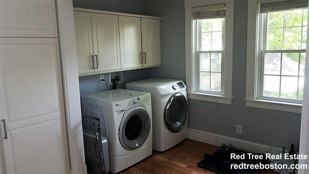 4 bed, 2 bath apartment for rent at 354 Waltham St Unit 1, West Newton — photo 4 of 9