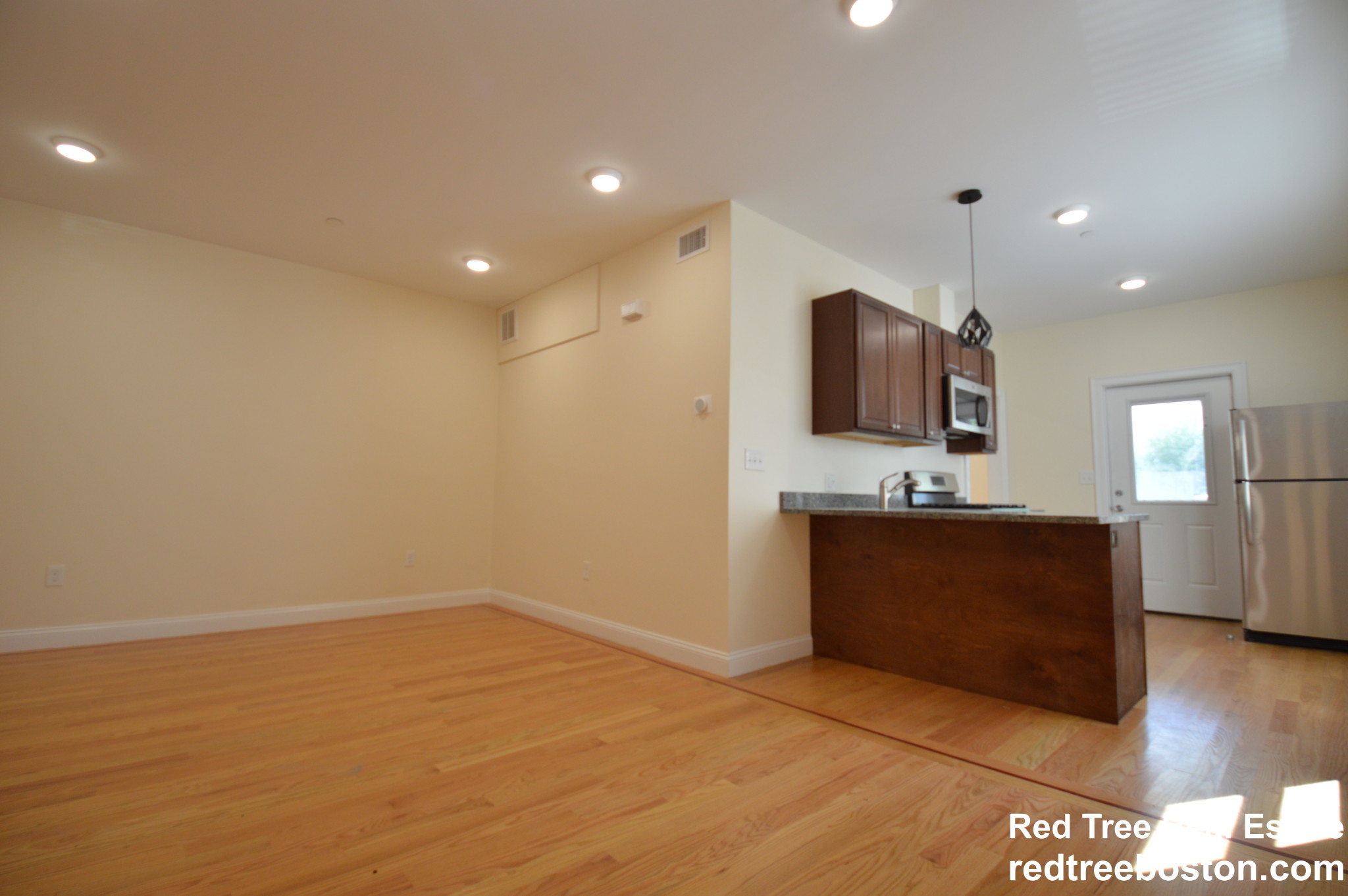 549 Washington St, Brighton