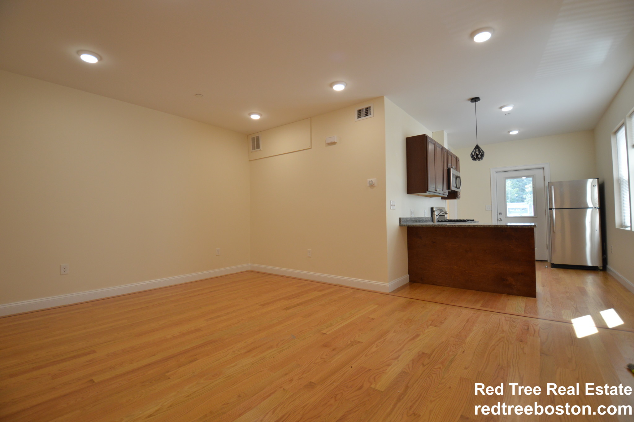 549 Washington St, Brighton