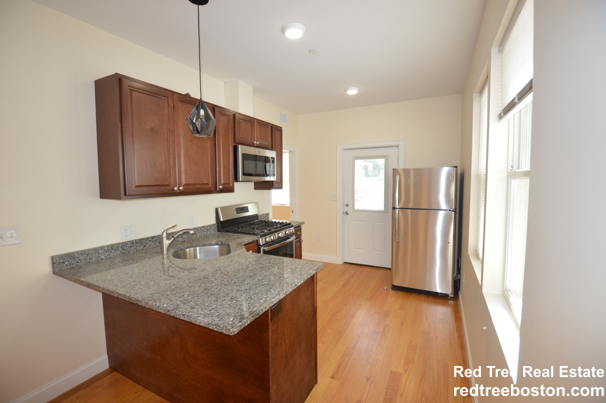 549 Washington St, Brighton