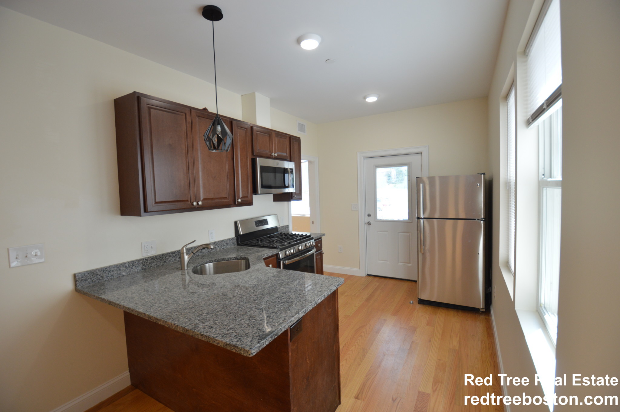 549 Washington St, Brighton