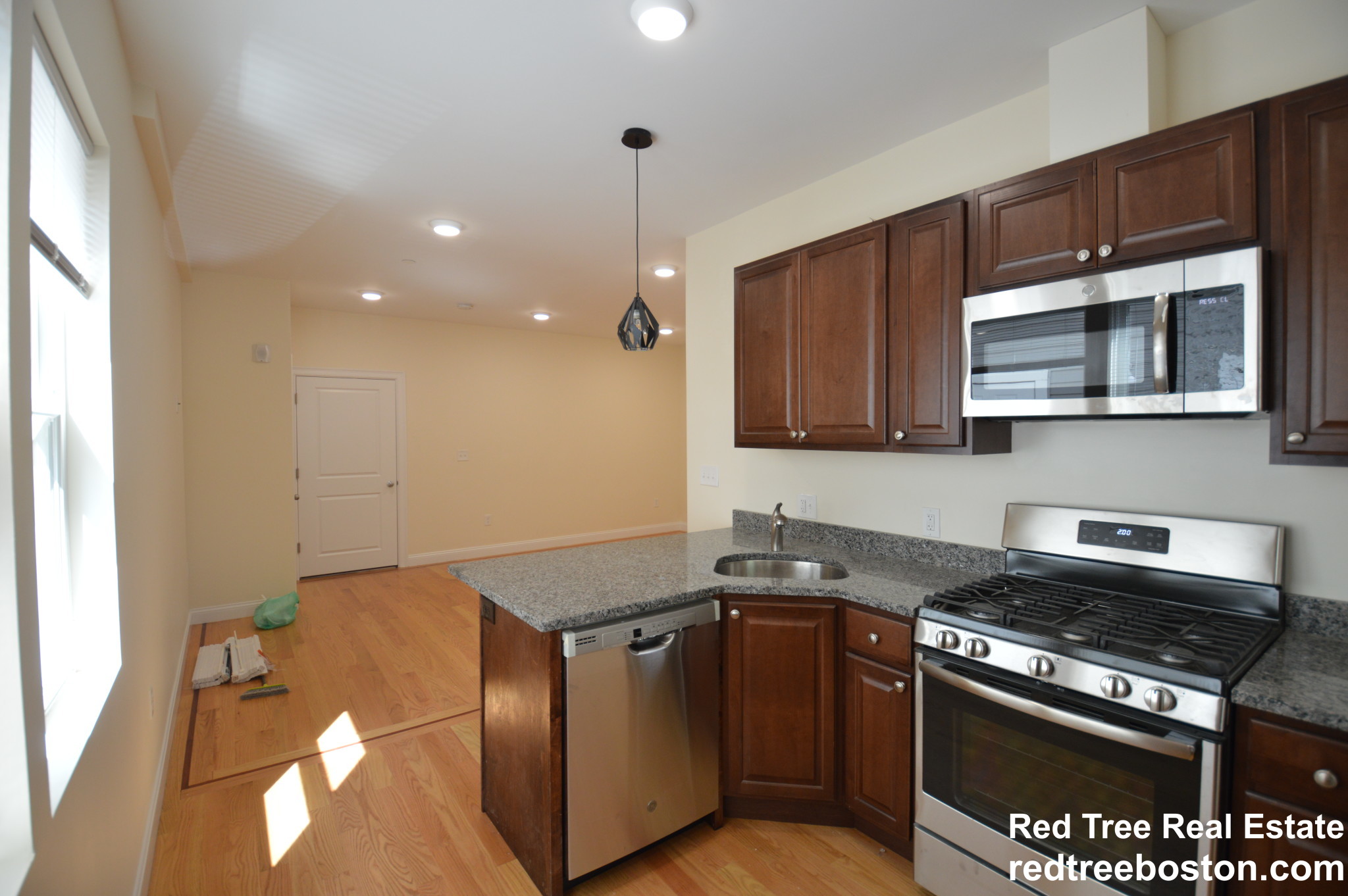 549 Washington St, Brighton