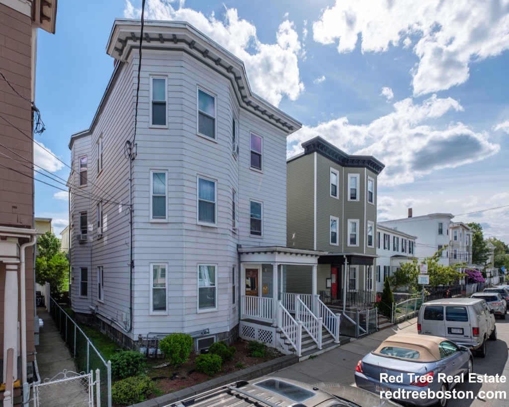 35 Harbor View St, Dorchester