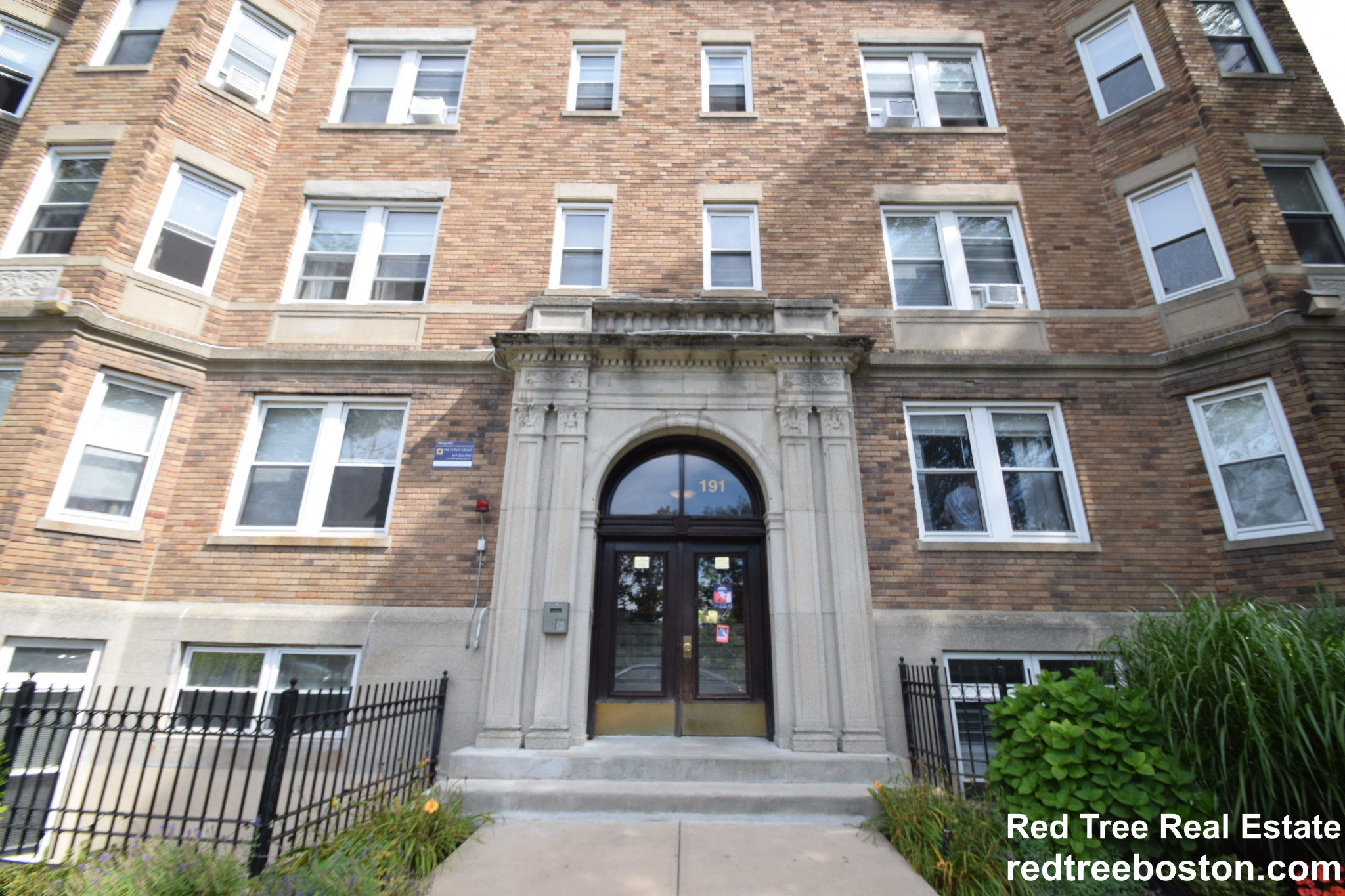 191 Park Dr, Fenway