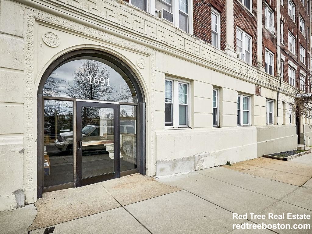 1691 Commonwealth Ave, Brighton