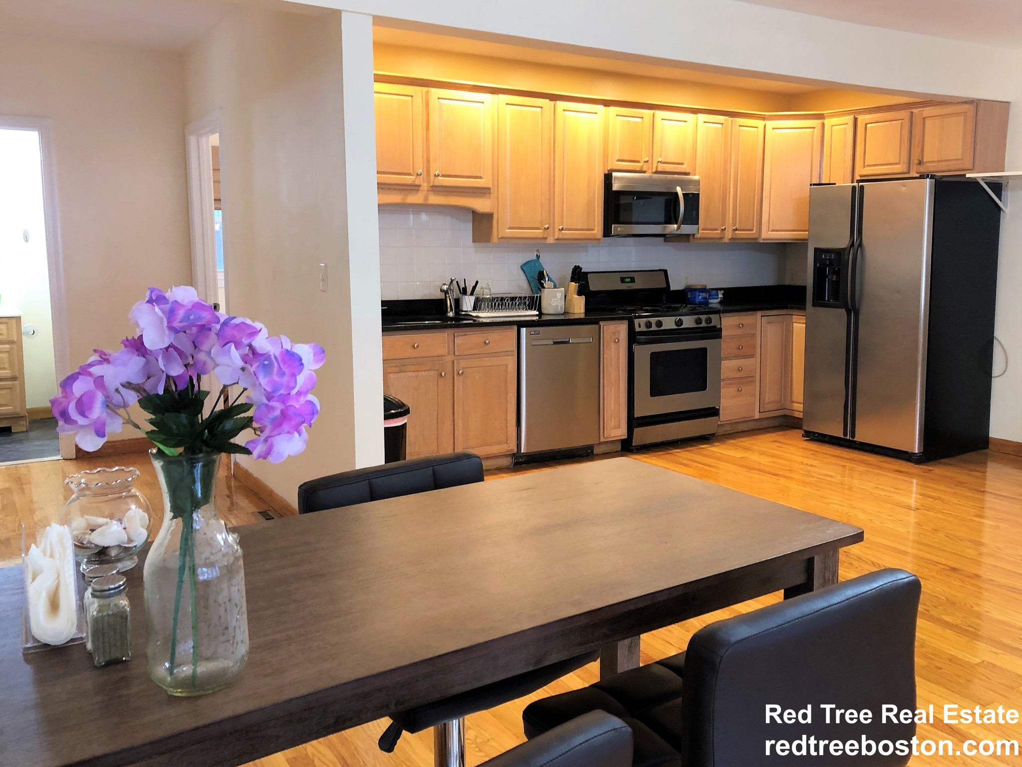 4 bed, 2 bath apartment for rent at 29 Sutherland Rd Unit A, Brighton — photo 4 of 50