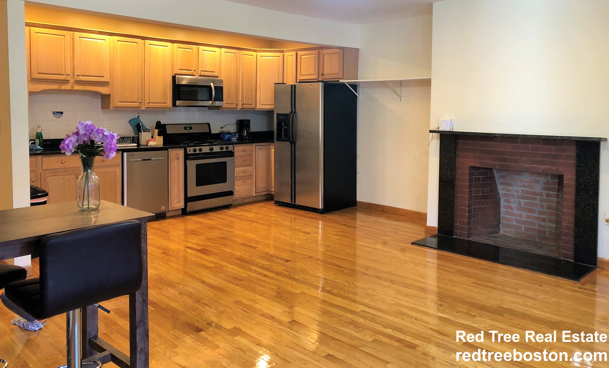 4 bed, 2 bath apartment for rent at 29 Sutherland Rd Unit A, Brighton — photo 3 of 50