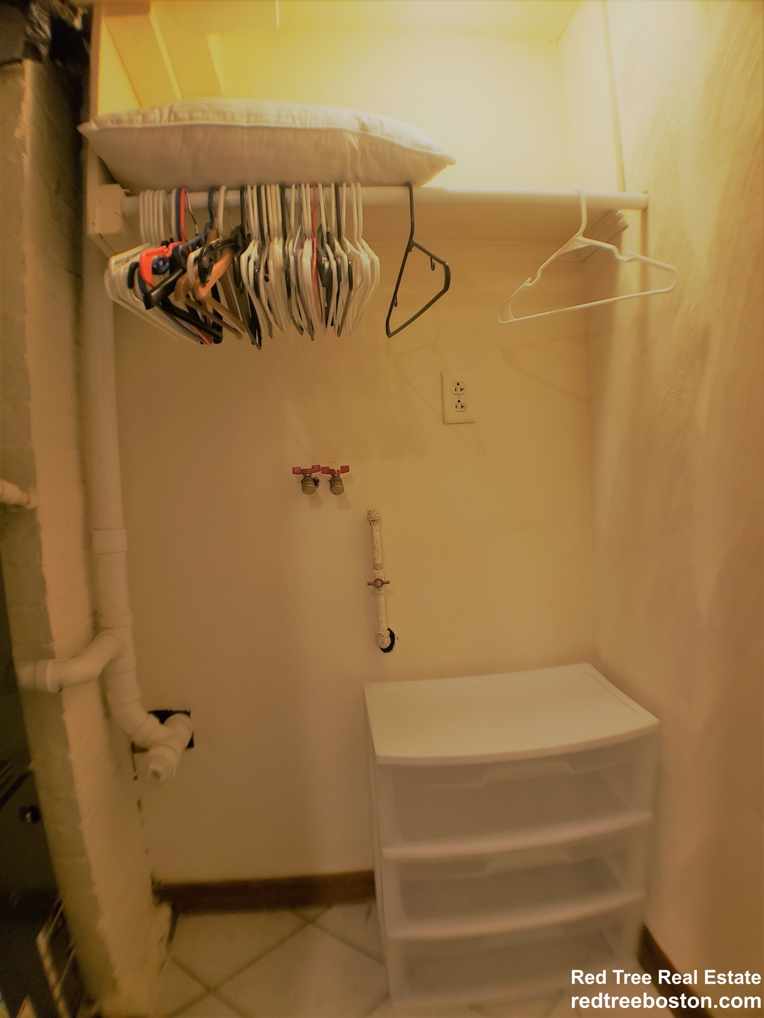 4 bed, 2 bath apartment for rent at 29 Sutherland Rd Unit A, Brighton — photo 28 of 50