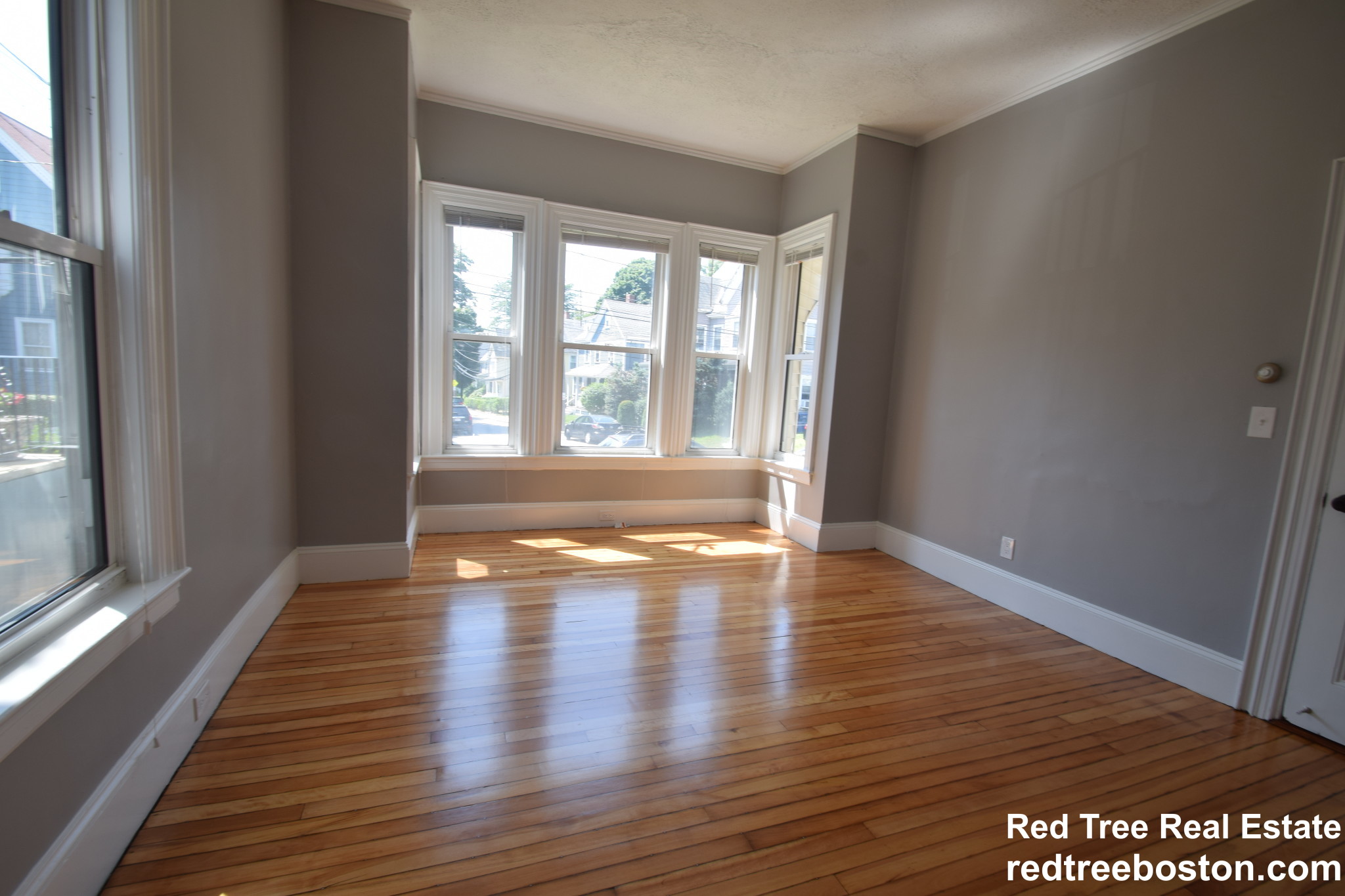 4 bed, 2 bath apartment for rent at 83 Surrey St Unit 1, Brighton — photo 6 of 27
