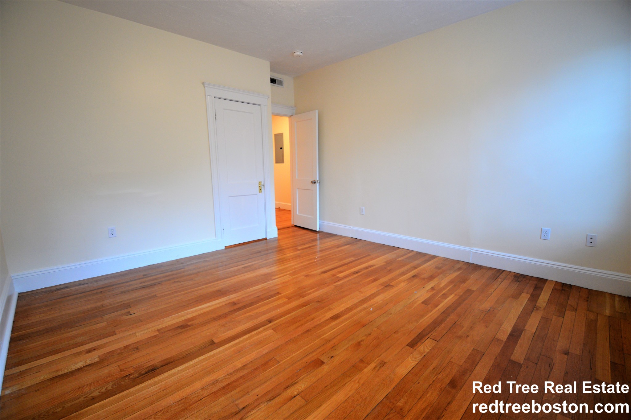 191 Winthrop Rd, Brookline Village