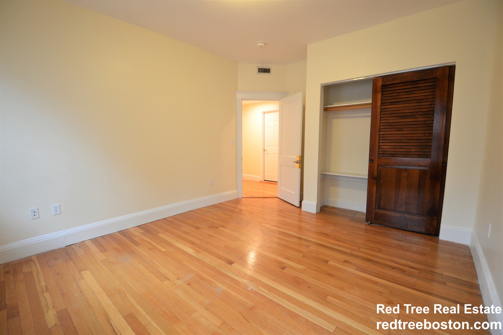 191 Winthrop Rd, Brookline Village