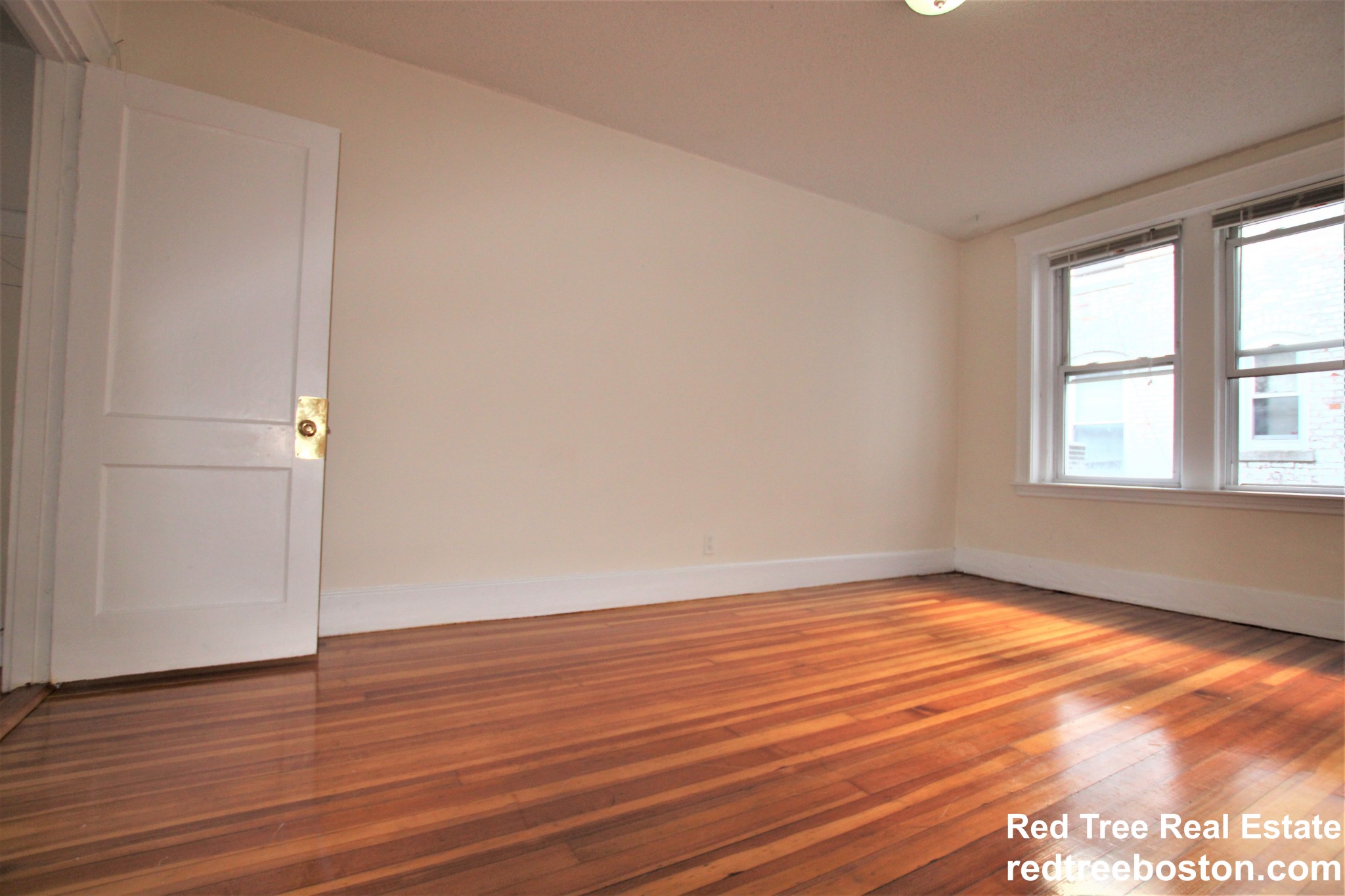 6 Barrows St, Allston