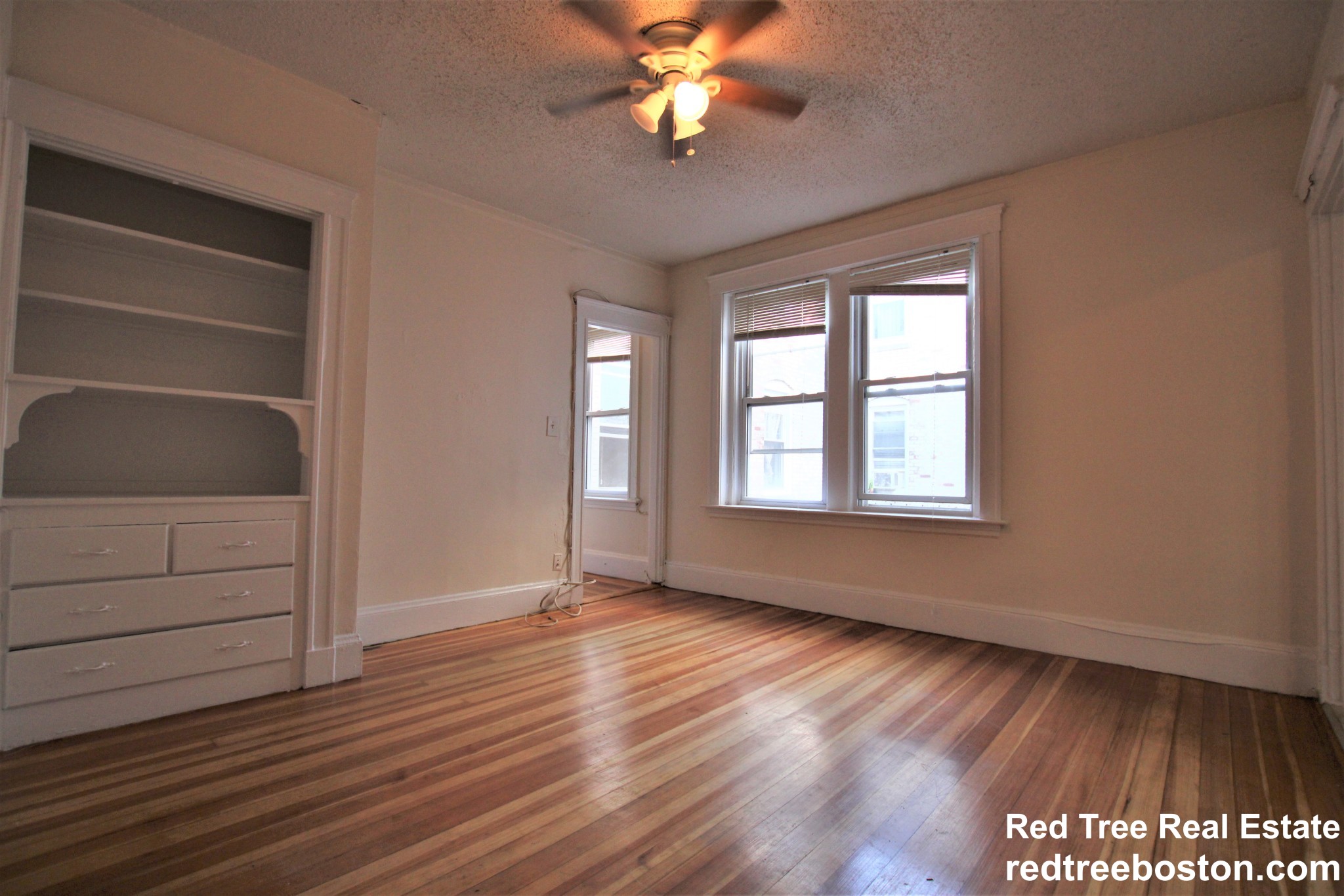 6 Barrows St, Allston