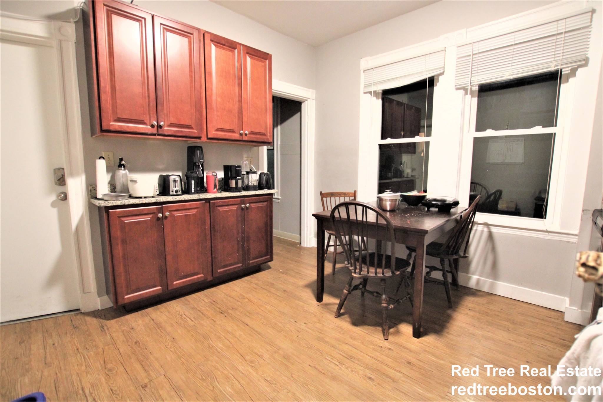 6 8 Sunset St, Mission Hill