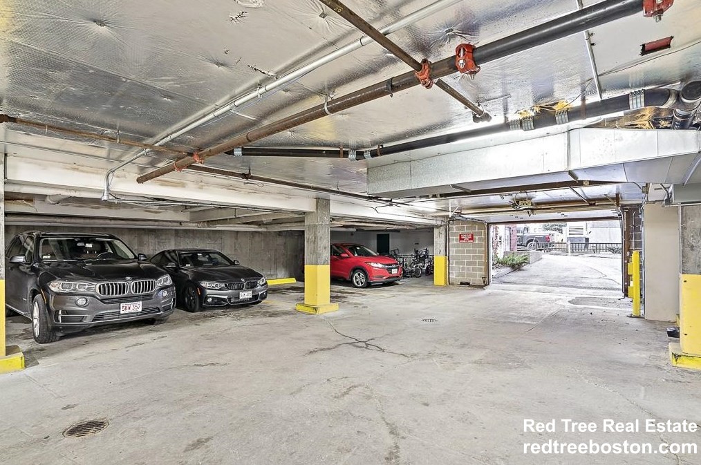 108 Peterborough St, Back Bay