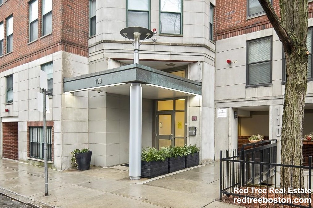 108 Peterborough St, Back Bay