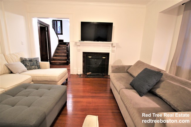 18 Holton St, Allston