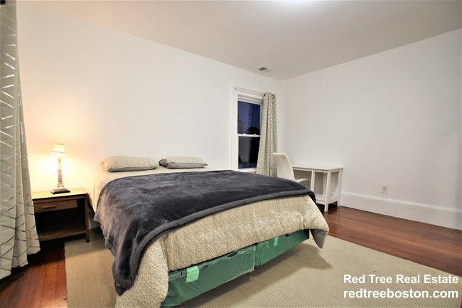 18 Holton St, Allston