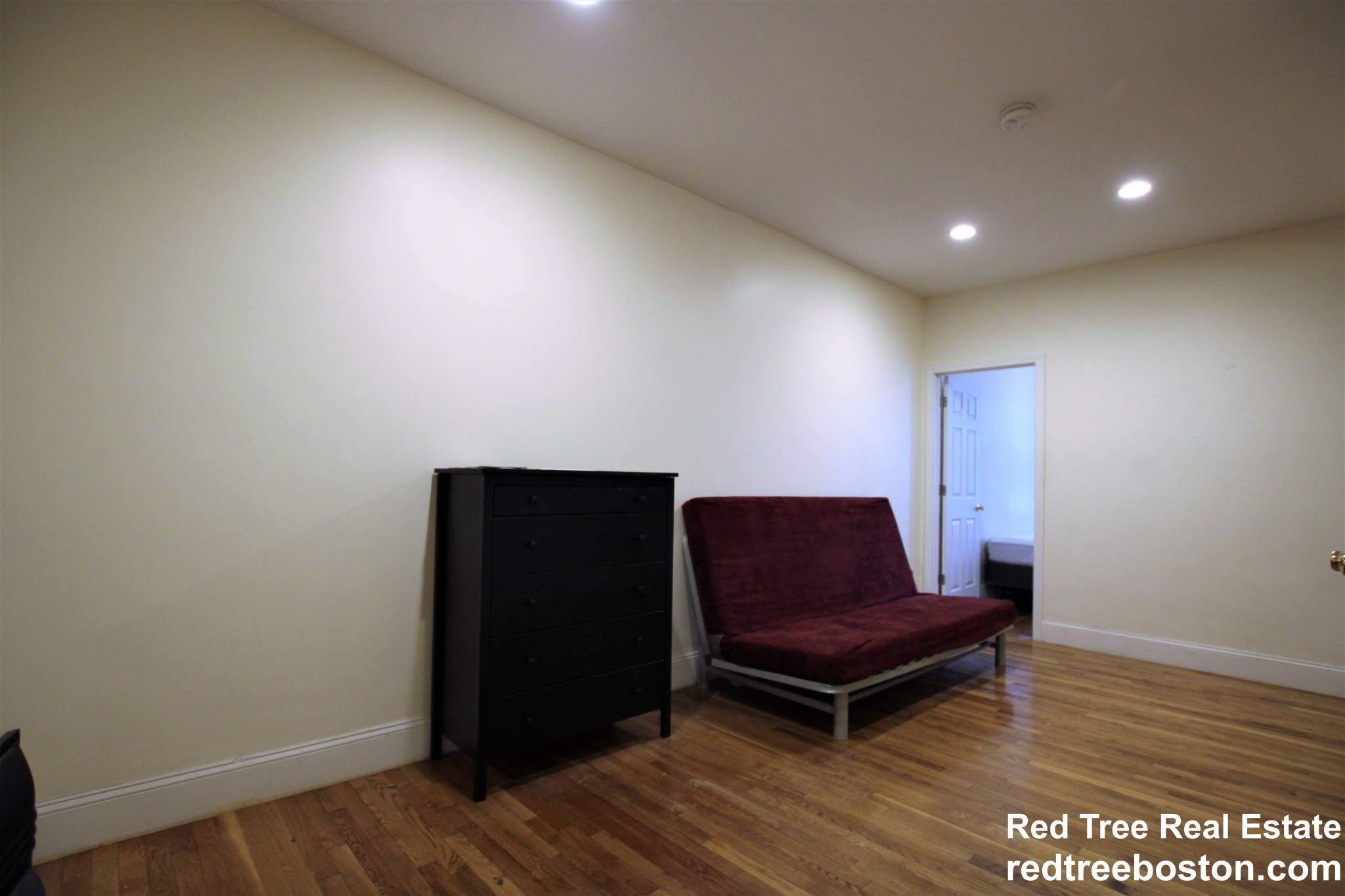 1868 Commonwealth Ave, Brighton