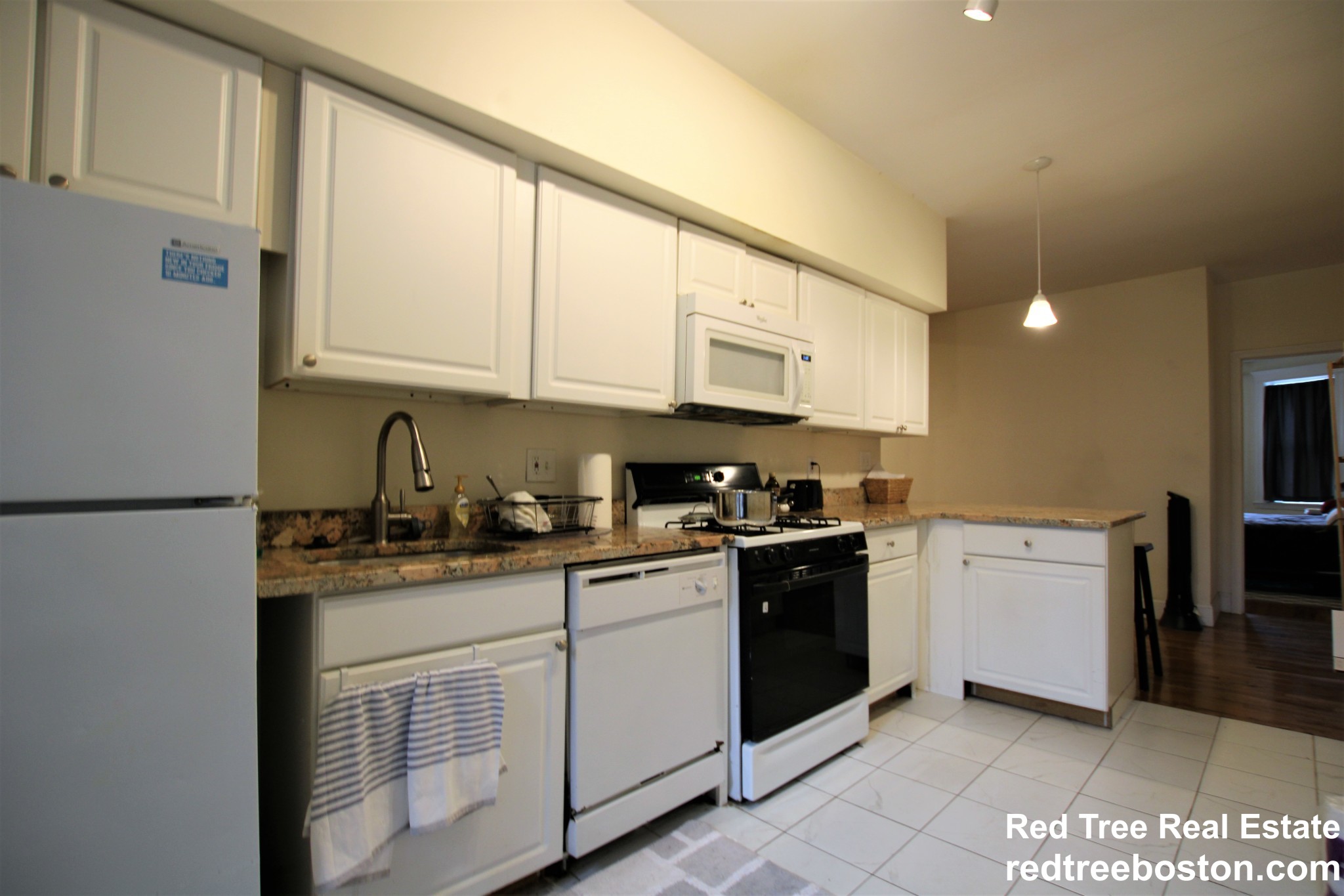 1868 Commonwealth Ave, Brighton