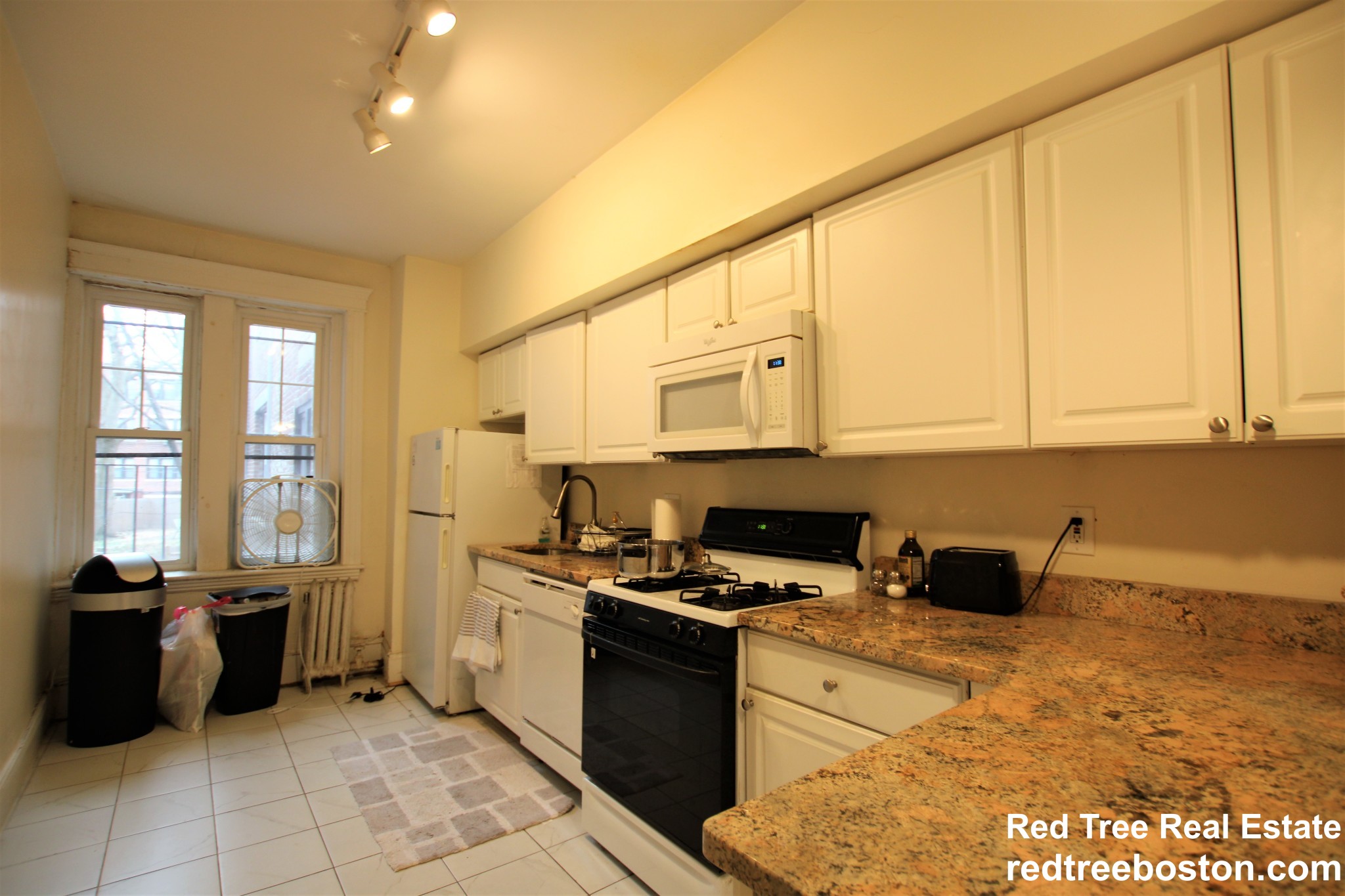 1868 Commonwealth Ave, Brighton