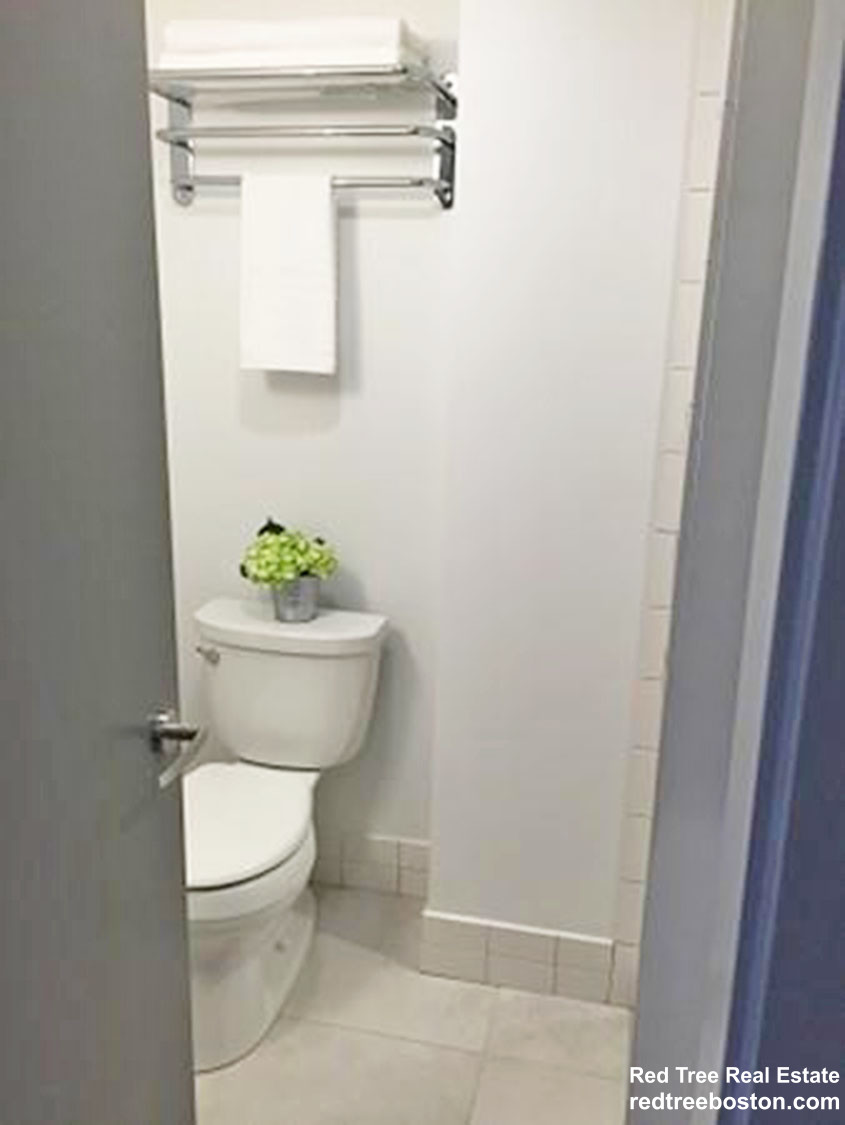 144 Bowdoin St, Beacon Hill