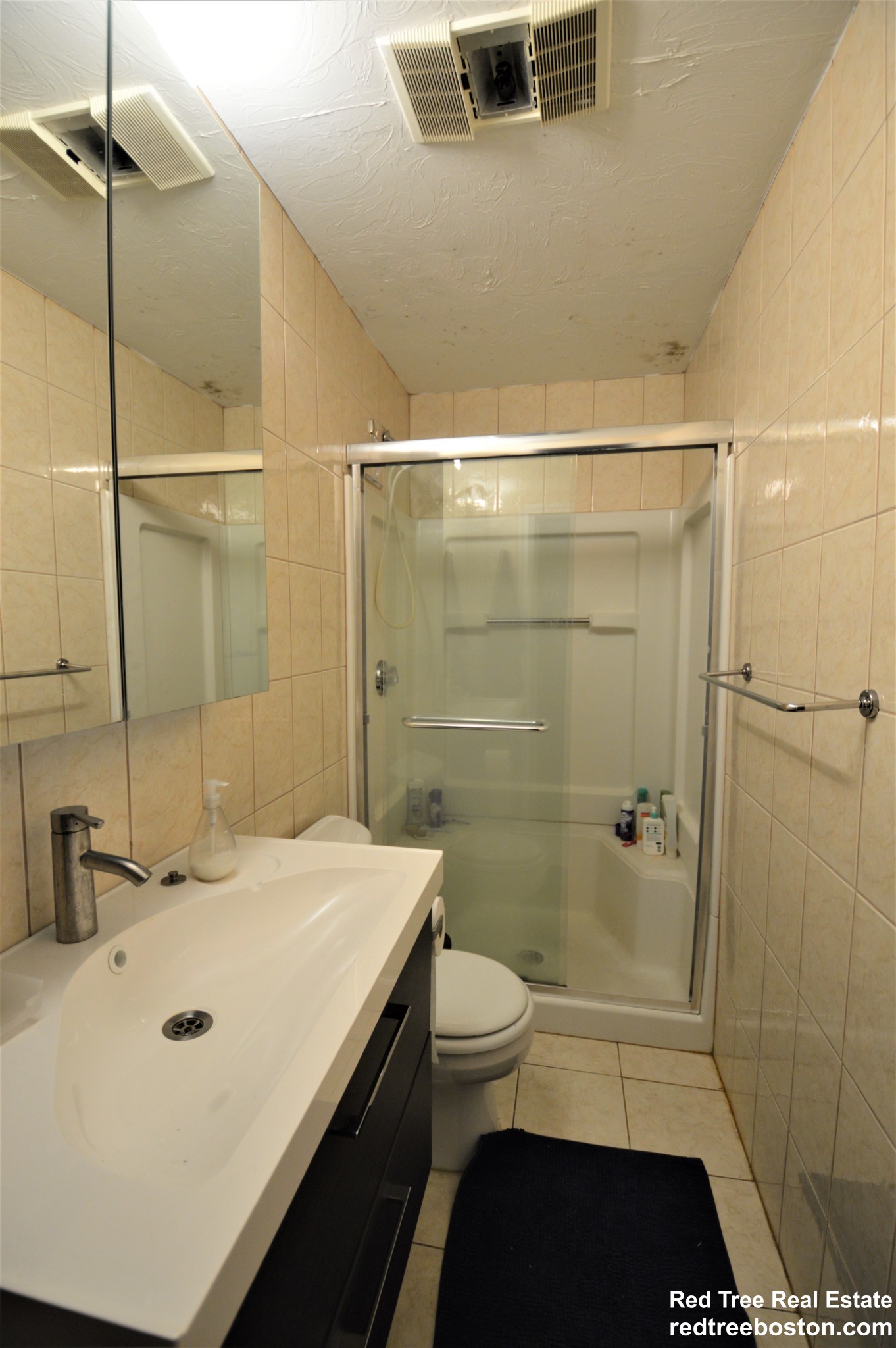 73 Thatcher St, Longwood