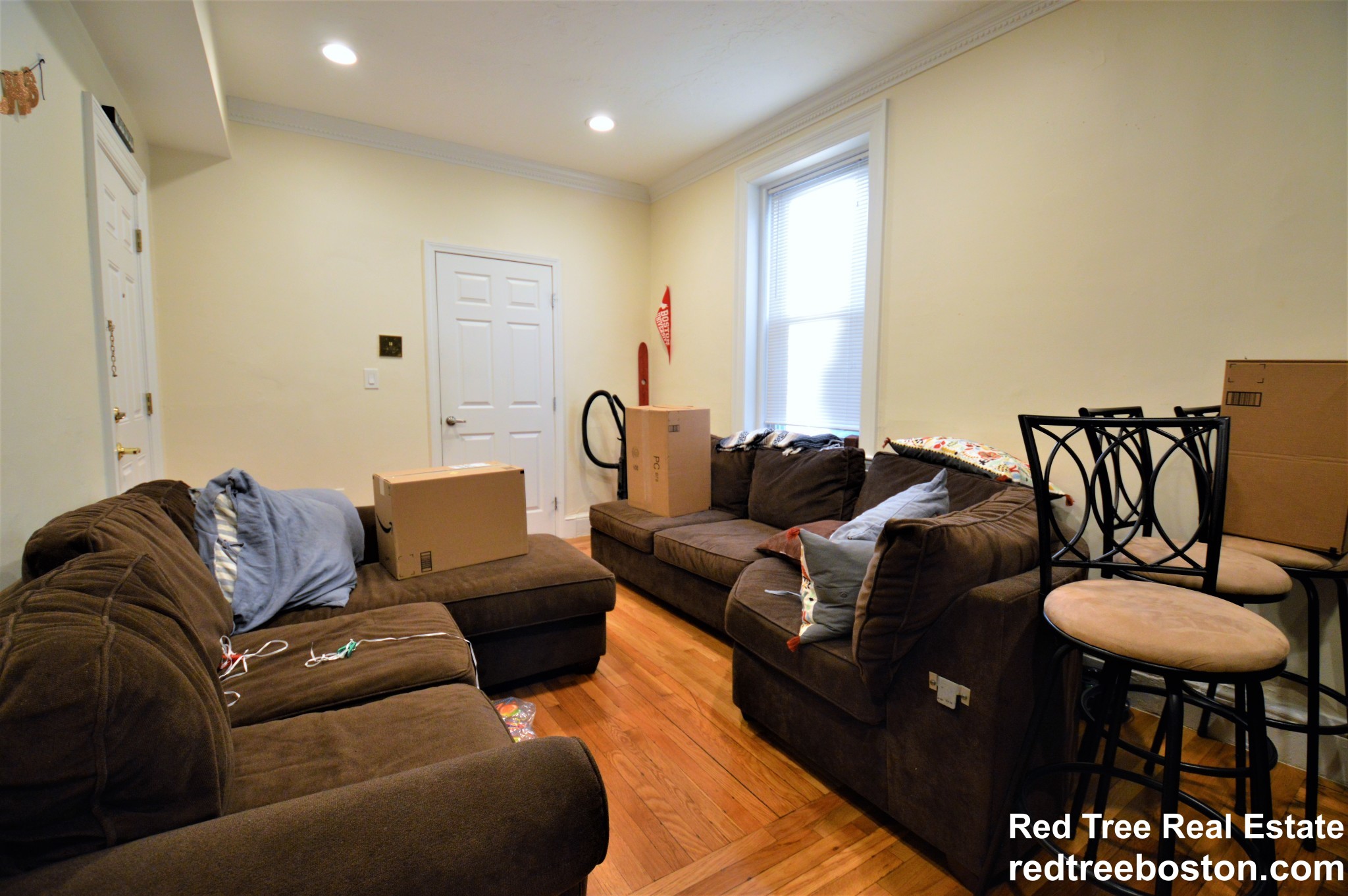 73 Thatcher St, Longwood