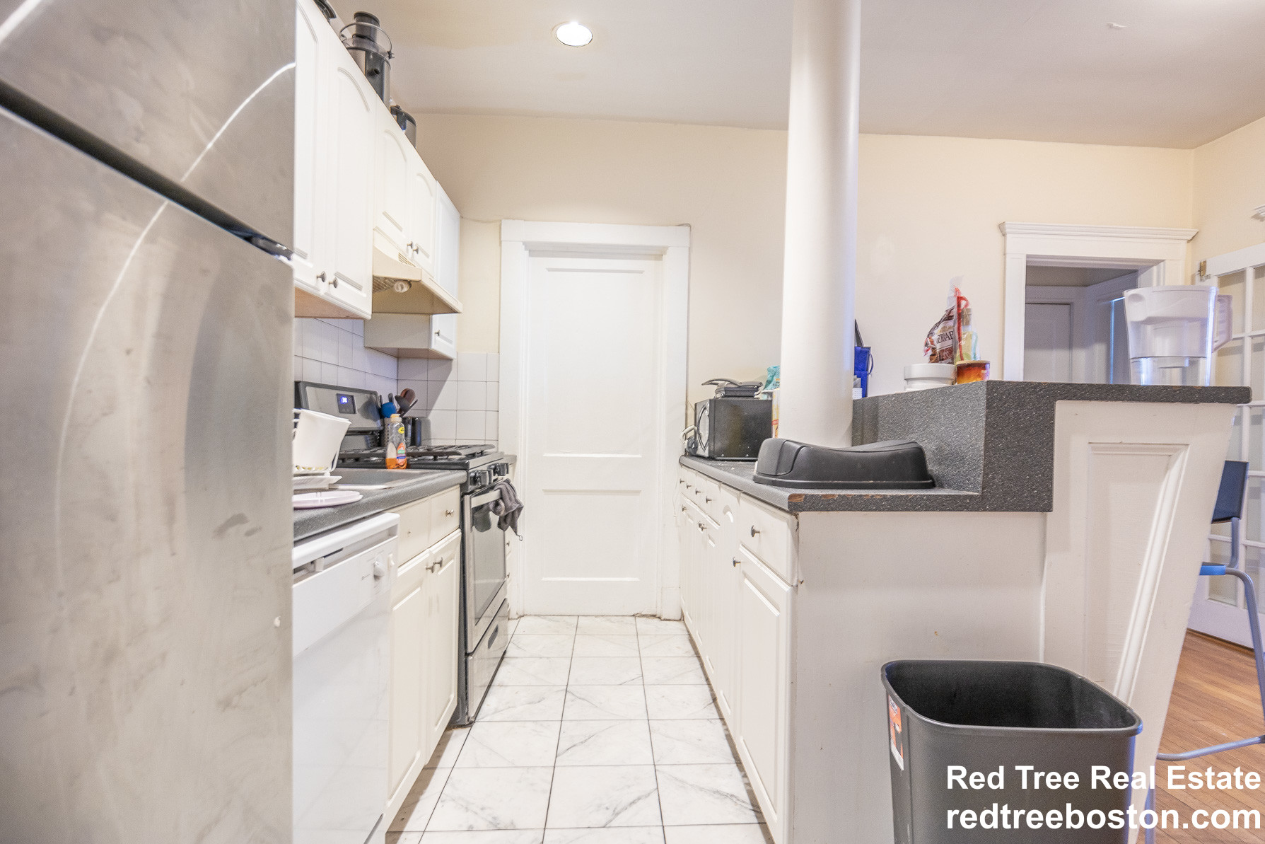 94 Pleasant St, North Brookline