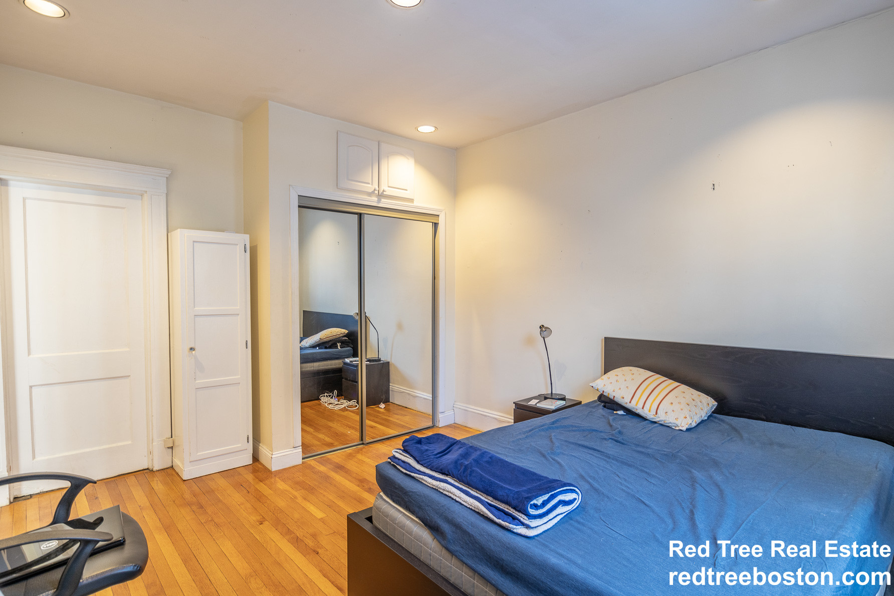 94 Pleasant St, North Brookline