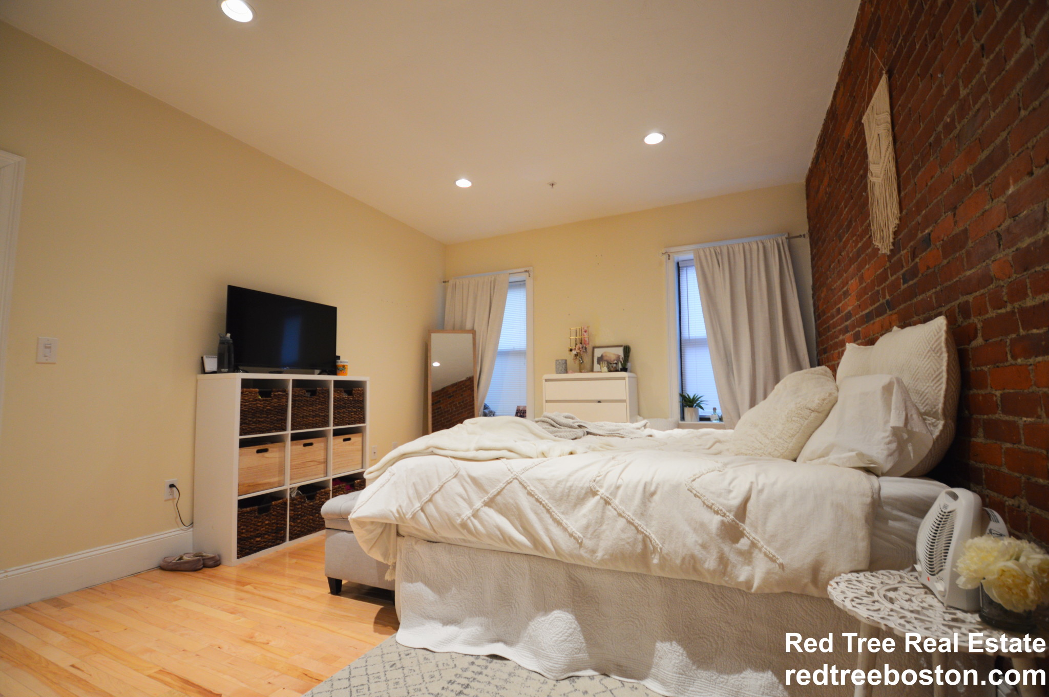 1203 Beacon St, Coolidge Corner