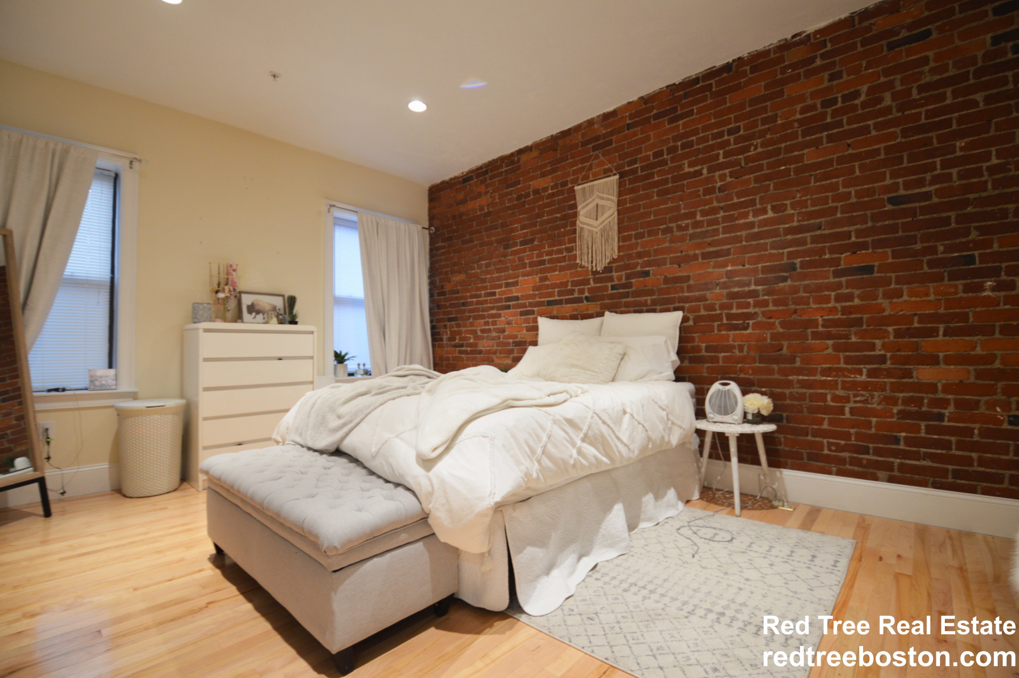 1203 Beacon St, Coolidge Corner